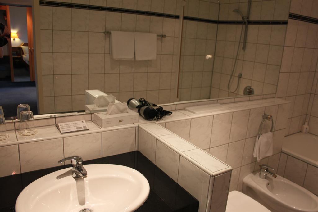 Hotel-Gasthof Die Post Brennerei Frankenhoehe Шиллингсфюрст Номер фото
