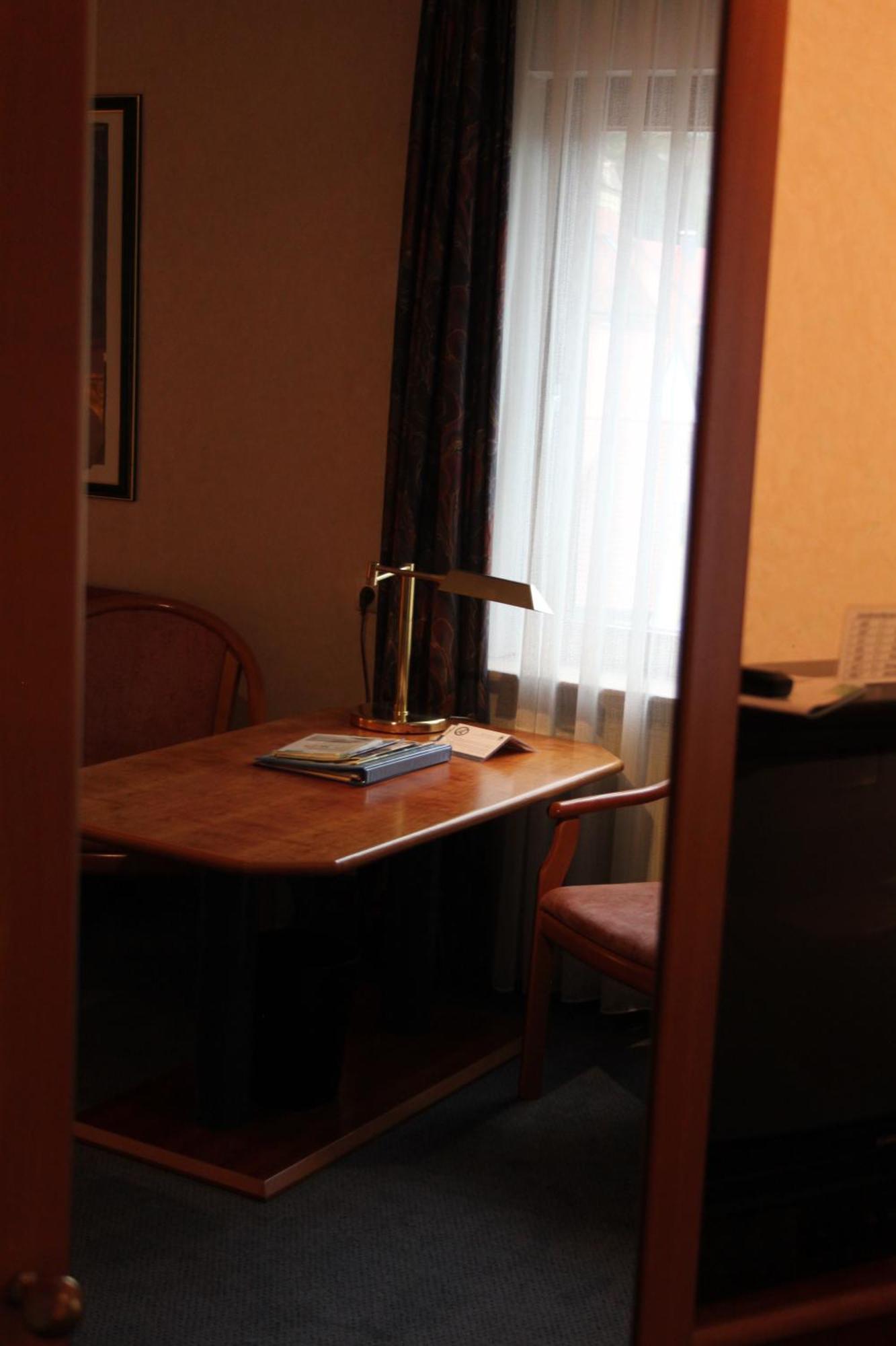 Hotel-Gasthof Die Post Brennerei Frankenhoehe Шиллингсфюрст Номер фото