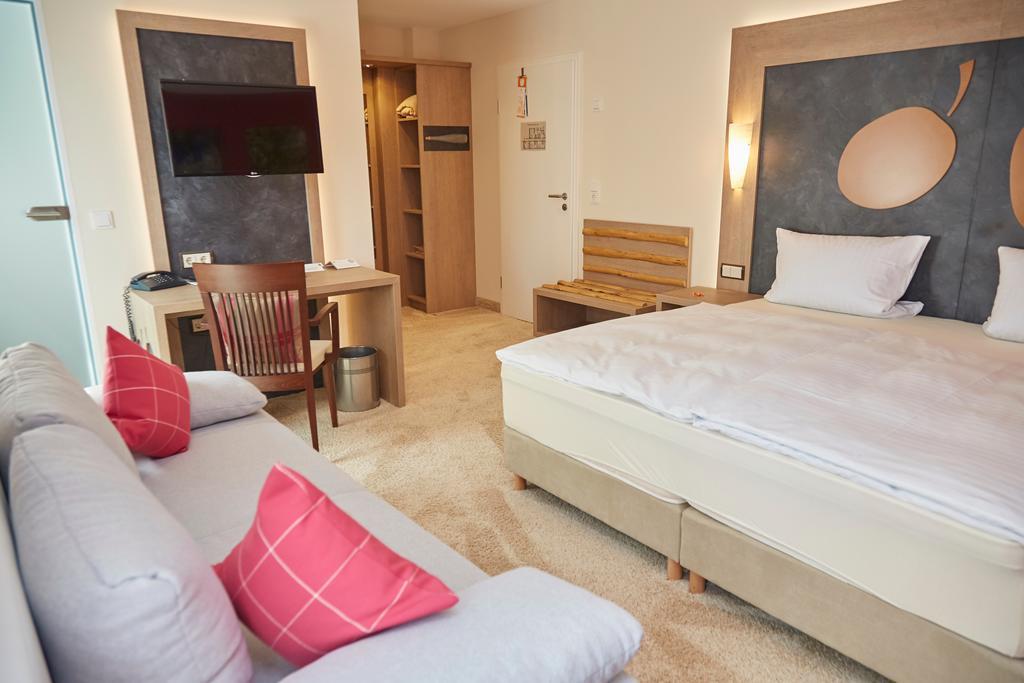 Hotel-Gasthof Die Post Brennerei Frankenhoehe Шиллингсфюрст Экстерьер фото