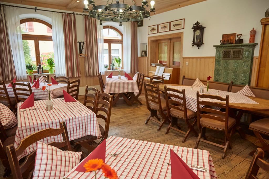 Hotel-Gasthof Die Post Brennerei Frankenhoehe Шиллингсфюрст Экстерьер фото